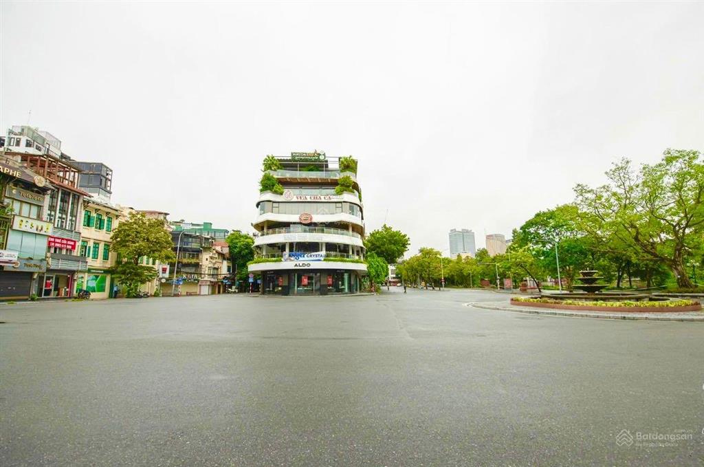 Cần bán nhà mặt phố hàng trống, hoàn kiếm. dt sổ 270m2 x mt 9m. vị trí nhà đẹp gần hồ gươm, sầm uất