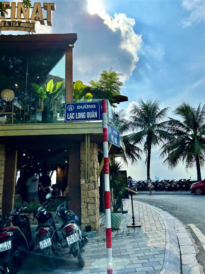 Cần bán nhà mặt phố lạc long quân, tây hồ. dt sổ 85m2 x 7t, 1 hầm, mt 5,6m. vị trí đẹp nhất phố