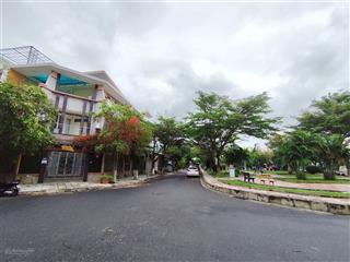 Bán nhà góc 2 mặt tiền 168,8m2 đối diện công viên  giá 13 tỷ p. phước long, nha trang, khánh hòa