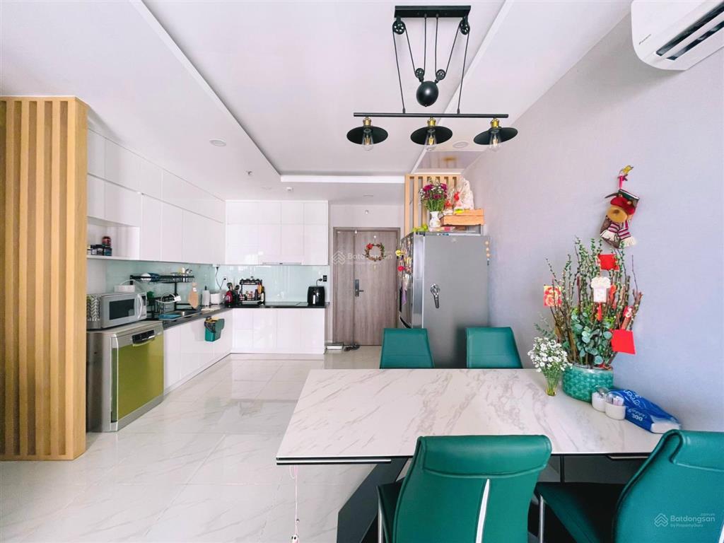 Cần bán căn 2pn richmond nguyễn xí, giá tốt bao thuế phí, có nội thất, view đẹp.  0948 332 ***