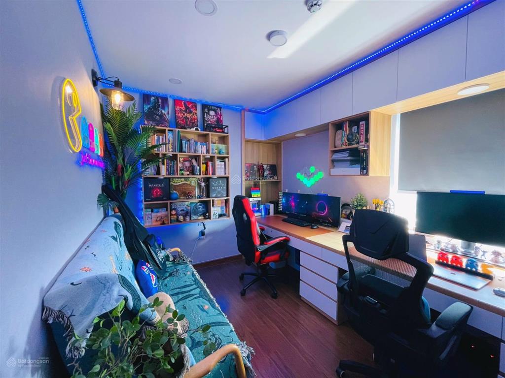 Cần bán căn 2pn richmond nguyễn xí, giá tốt bao thuế phí, có nội thất, view đẹp.  0948 332 ***