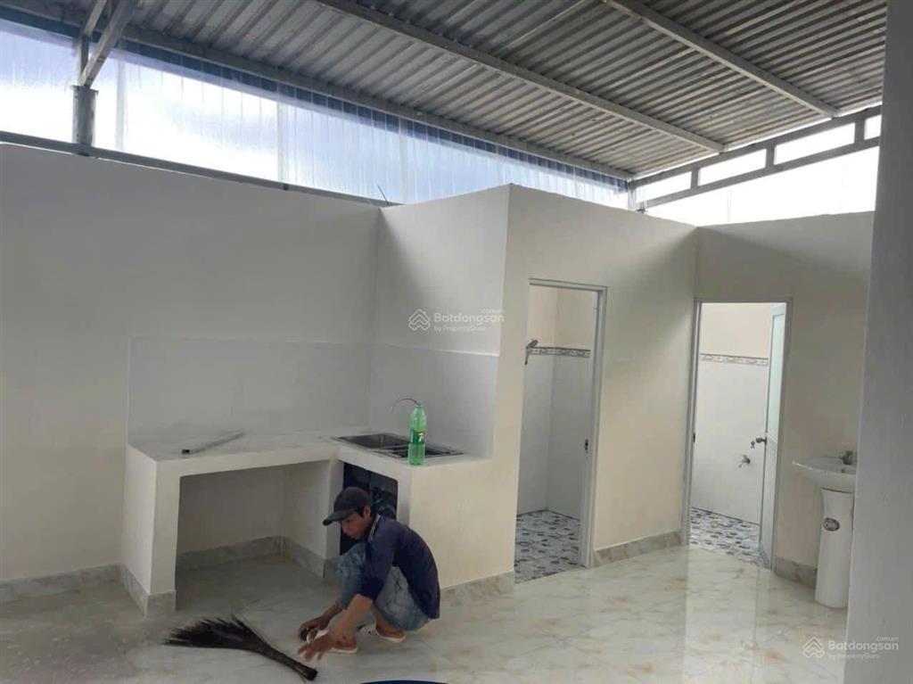 Cho thuê xưởng 800m2 40tr/th thủ dầu một 0907 838 ***