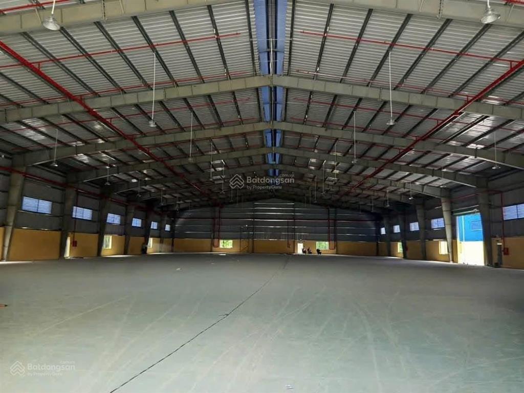 Cho thuê xưởng 6300m2, 400 triệu/tháng, tân uyên, 0907 838 ***