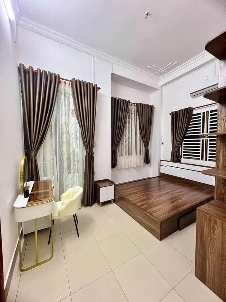 NHÀ TRỆT 2 LẦU GÓC MẶT TIỀN HẺM 50 QUANG TRUNG - GẦN CHỢ TÂN AN