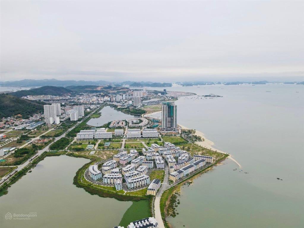 Bán căn liền kề mặt bể bơi diện tích 75m2 mặt tiền 6,5m tại dự án harbor bay hạ long giá đầu tư