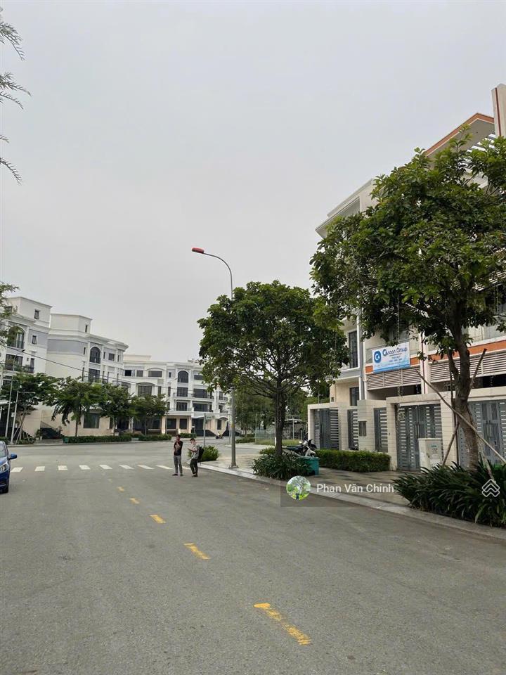 Nhà vạn phúc có lối thông hành (6x17m) hoàn thiện nội thất cao cấp, sổ hồng giá 23,5 tỷ