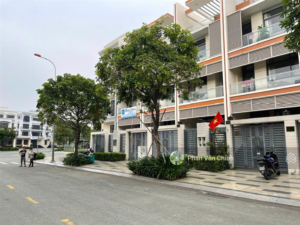 Nhà vạn phúc có lối thông hành (6x17m) hoàn thiện nội thất cao cấp, sổ hồng giá 23,5 tỷ