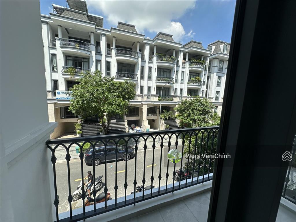 Cho thuê nguyên tầng trệt (5x23m), nhà kđt vạn phúc, hoàn thiện nội thất giá 10tr/th tl
