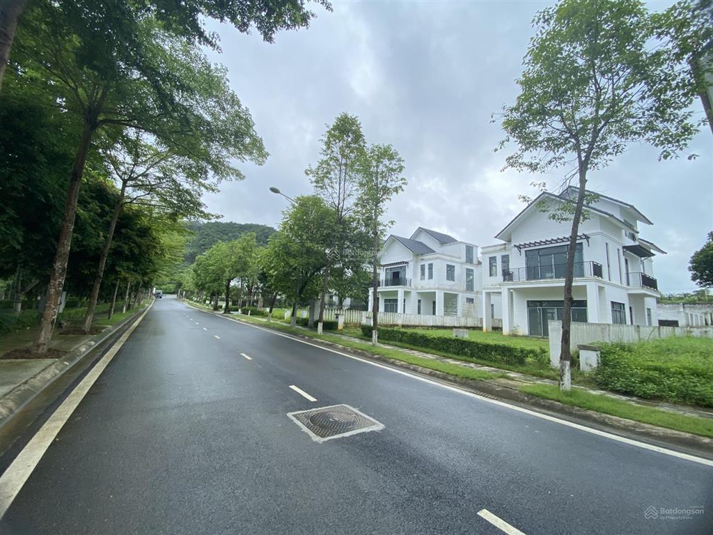 Bán căn đơn lập 586m2 xanh villas. mặt tiền 20m. vuông vắn, view rất đẹp. chủ nhà thiện chí bán.