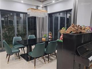 Bán căn 180m2 full nội thất  giá rẻ như căn thô(hướng tây bắc/bắc). hoàng đạo 0982 996 ***