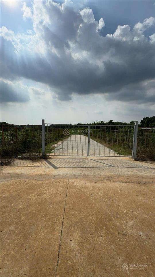 Cần bán 1,2 ha đất thực tế sử dụng 1,5 ha. có 600m2 thổ cư mặt đường 8m gần khu cn cao hắc dịch