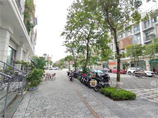 Chính chủ bán shophouse giá tốt, hoàn thiện full nội thất, mặt phố đi bộ trục chính, sổ đỏ, giá tốt