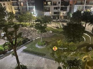 Mặt vườn hoa kđt romantic park  tặng nội thất 10 tỷ. dt 112m2 x5t thang máy xịn nhất tây hồ tây