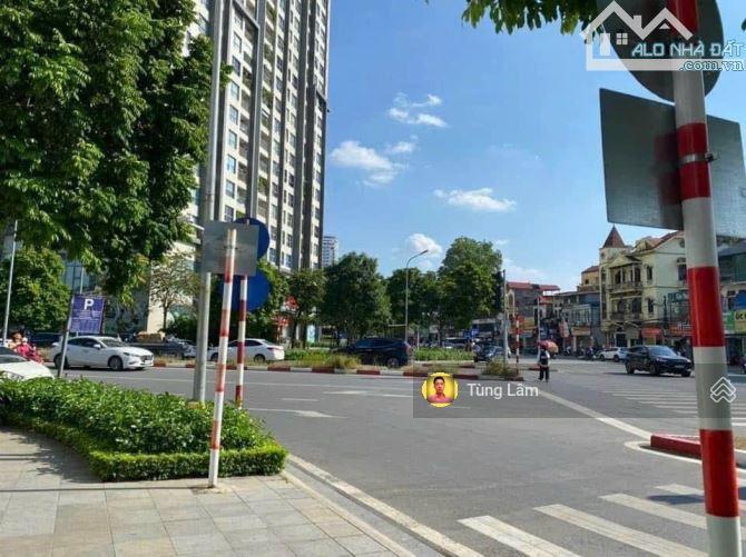 Ảnh thật 2 lô chập 1  dt 180m2. mp võ chí công  nguyễn hoàng tôn bên chẵn quy hoạch rạng ngời