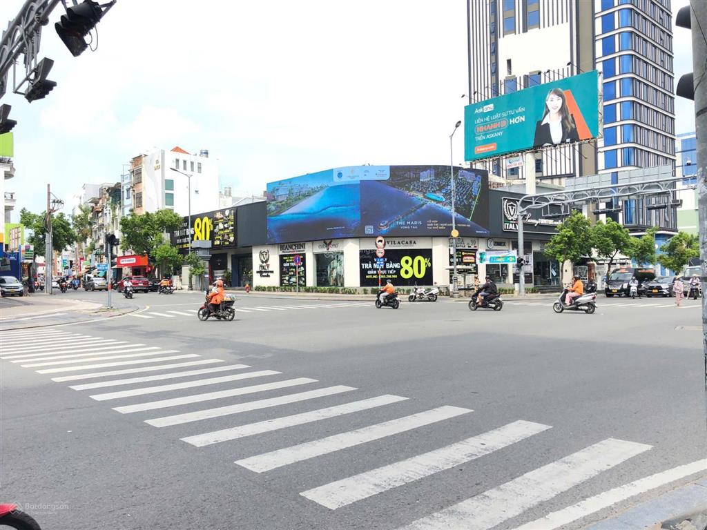 Góc 2mt 30 nguyễn văn trỗi, p. 17, phú nhuận. dt 25x40m. trệt lửng. dtsd 1.400m2