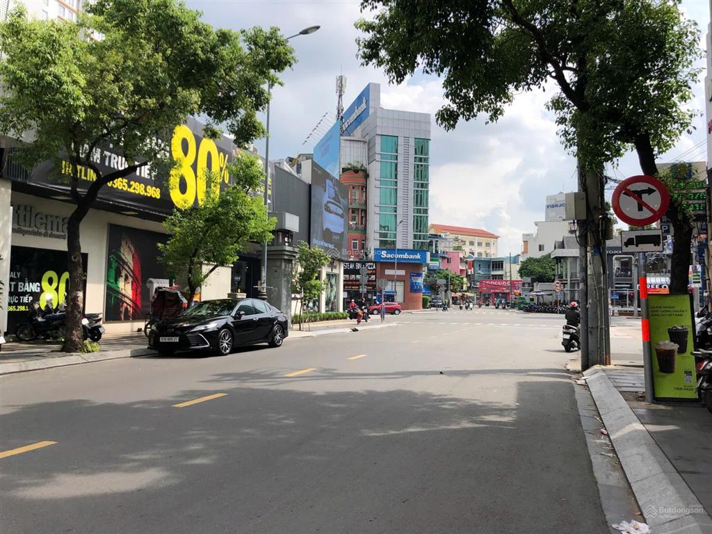 Góc 2mt 30 nguyễn văn trỗi, p. 17, phú nhuận. dt 25x40m. trệt lửng. dtsd 1.400m2