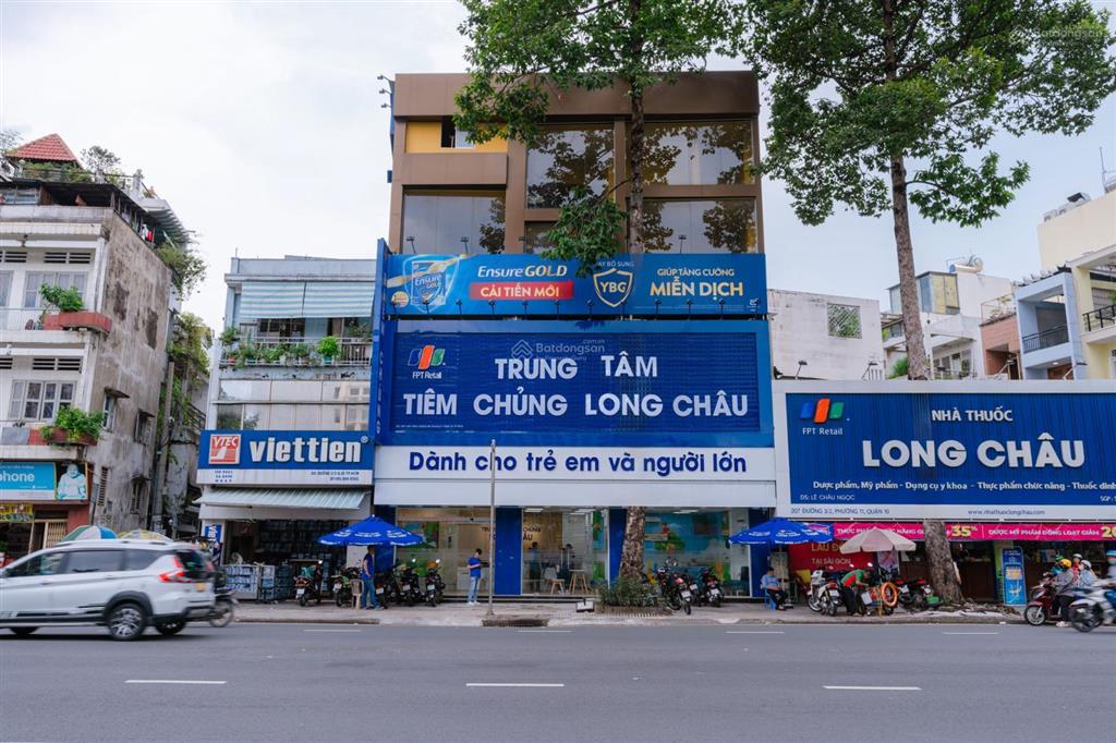 Cho thuê nhà mt đường 3/2, p10, quận 10. dt 10x30m. trệt 3 lầu