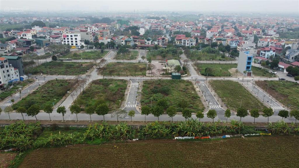 Bán gấp biệt thự khai sơn/ thuận thành /bn/dt 260m2/mt 20m/đường 20m/giá 12,4 tỷ/kinh doanh đẹp