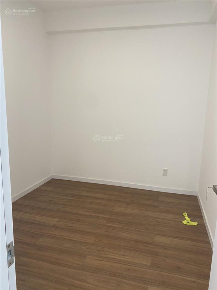 Bán căn hộ 57m2 (1pn + 1, 1wc). tầng trung view thoáng.  0977 324 *** thọ xem nhà