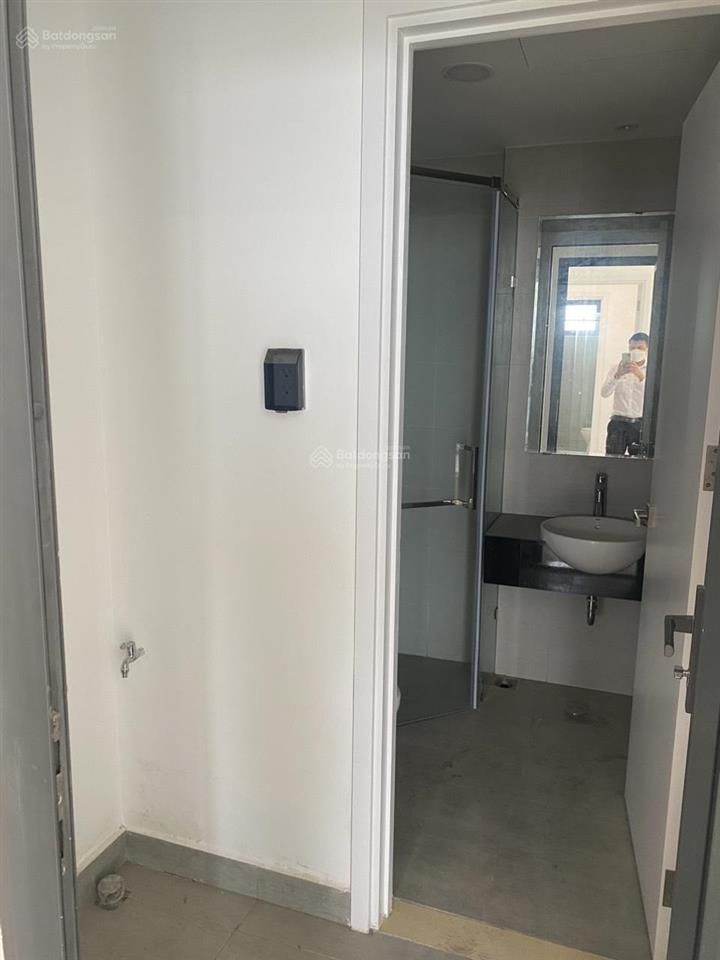Bán căn hộ 57m2 (1pn + 1, 1wc). tầng trung view thoáng.  0977 324 *** thọ xem nhà