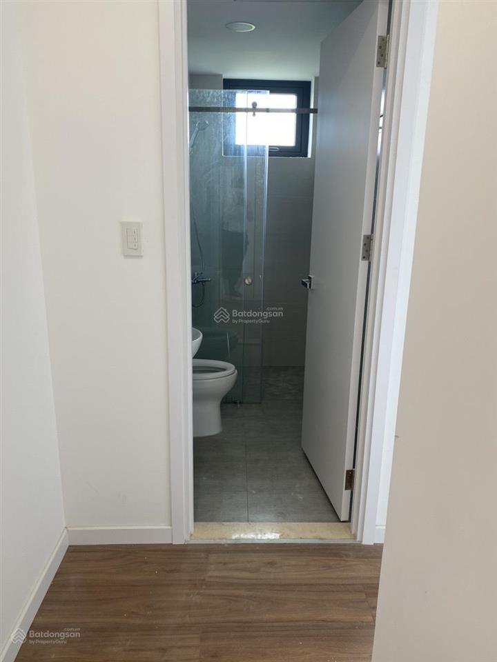 Bán căn hộ 57m2 (1pn + 1, 1wc). tầng trung view thoáng.  0977 324 *** thọ xem nhà