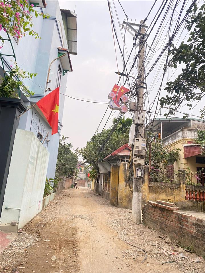 Đất 2 oto tránh, trục chính tại thôn võng la, kinh doanh nhỏ