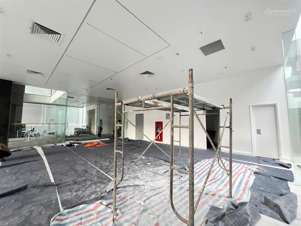 Cho thuê tòa nhà đẹp số 234 pasteur, quận 3. dt 2.900m2, 2 hầm, 10 tầng, 2 thang máy, pccc