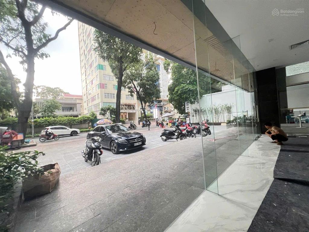 Cho thuê tòa nhà đẹp số 234 pasteur, quận 3. dt 2.900m2, 2 hầm, 10 tầng, 2 thang máy, pccc