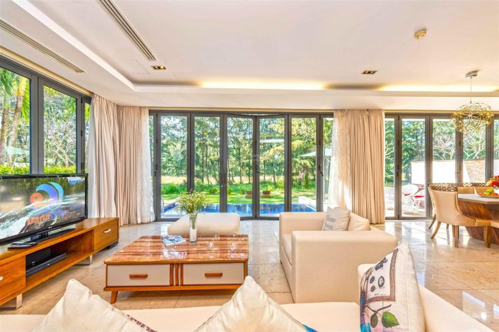 Mất khả năng chính chủ bán gấp căn biệt thự sát biển diện tích 610m2  đang cho thuê 100 tr/tháng