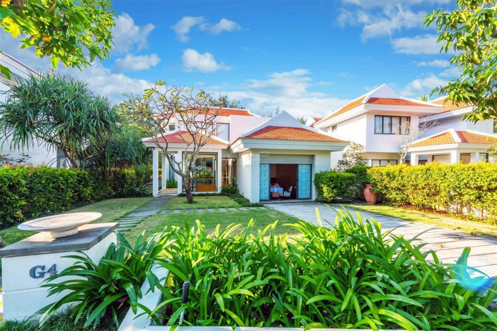 Mất khả năng chính chủ bán gấp căn biệt thự sát biển diện tích 610m2  đang cho thuê 100 tr/tháng