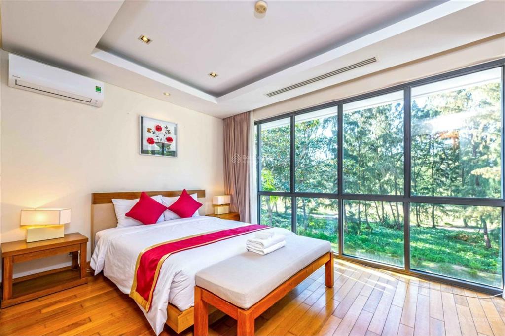 Mất khả năng chính chủ bán gấp căn biệt thự sát biển diện tích 610m2  đang cho thuê 100 tr/tháng