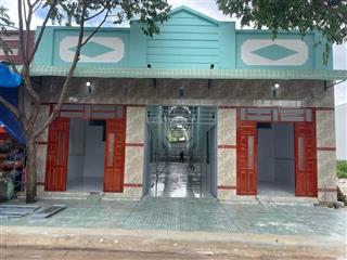 Trọ cần ra hàng ngay phía sau trường thpt bến cát 300m2 có 15 phòng trọ đang cho thuê thu nhập 12tr