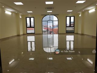 Nhà mặt phố nguyễn văn huyên  cầu giấy, 90m2 x 7t, mt8m, thông sàn, thang máy. hợp cty, showroom