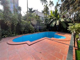 Bán căn biệt thự 600 m2 ở phường quảng an  hồ tây có bể bơi sân vườn đẹp