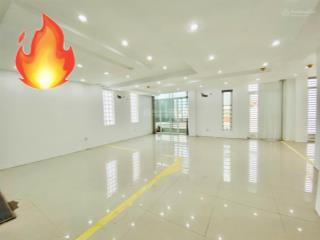 Tặng 5p vàng  văn phòng phú nhuận  130m2 giá 35tr đã gồm pqlfree 10 xe máy + free ngoài giờ