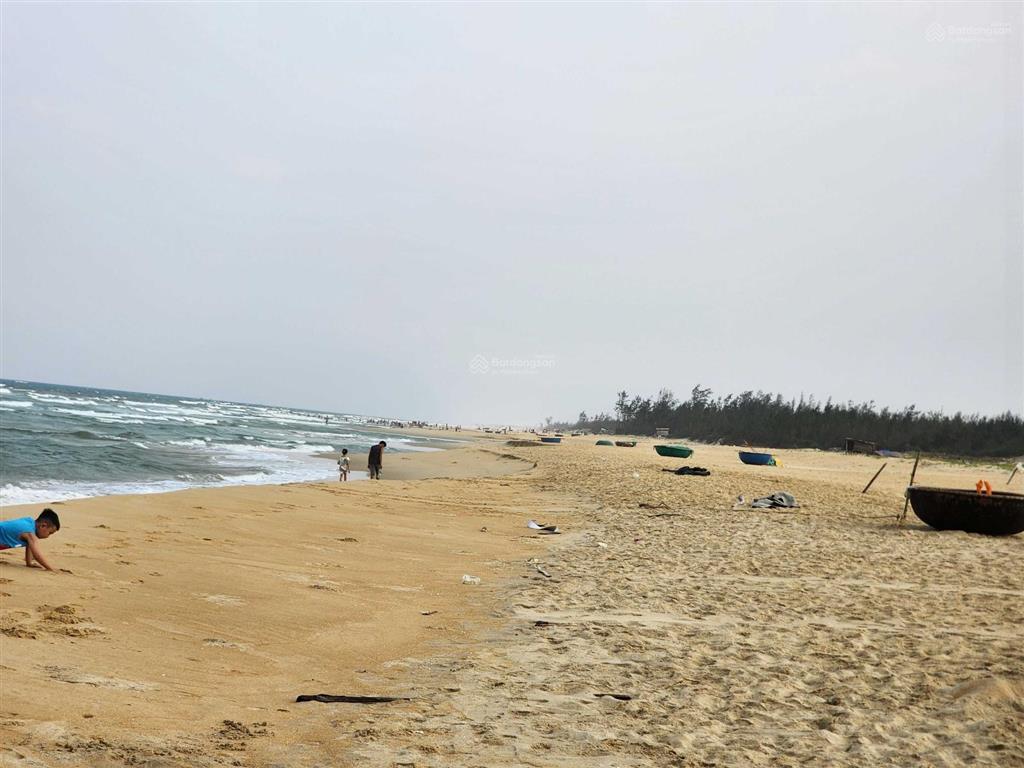 Bình minh bán lô đất cách biển 50m. 1000m2 có thổ cư hàng dân giá thương lượng, ngay khu dân cư