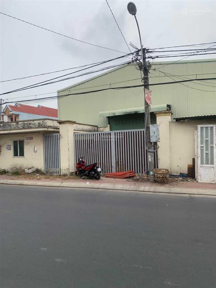 Bán đất mặt tiền hưng long, bình chánh. giá 22,5 tỷ, sẵn sổ đỏ. dt 15*60m có sẵn 300m2 thổ cư