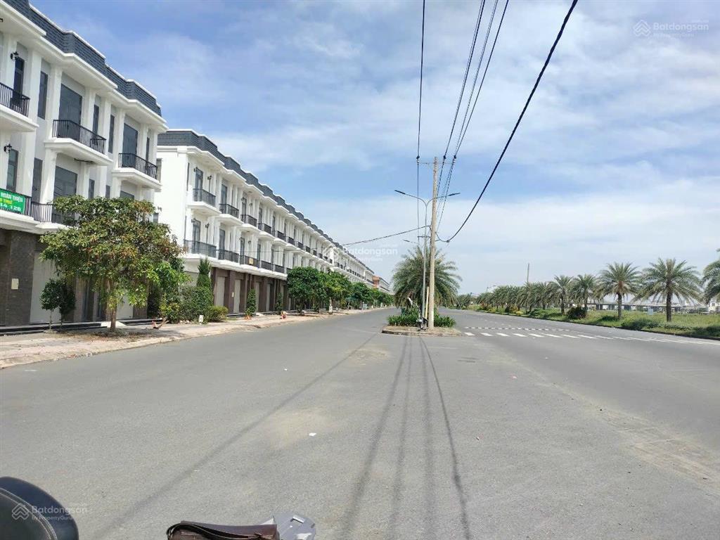 Bán gấp shophouse kdc the sol city, cần giuộc, long an. giá 4,32 tỷ  có tum siêu đẹp. dt 100m2