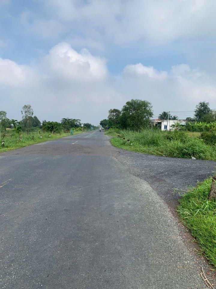 BÁN GẤP LÔ ĐẤT KHỦNG VỊ TRÍ ĐẸP THỦ THỪA LONG AN 37.000M2 37TỶ TL.