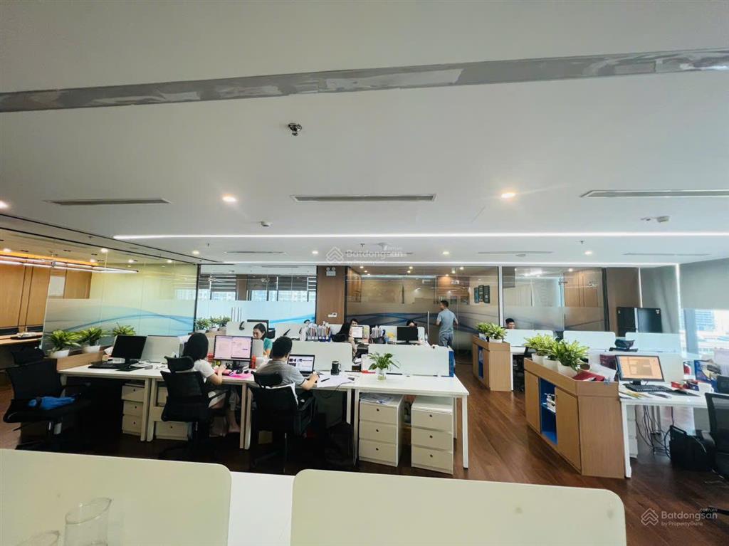 Bql cho thuê văn phòng icon4 tower  243a đê la thành. diện tích 300m2 (có cắt lẻ) sẵn vách ngăn