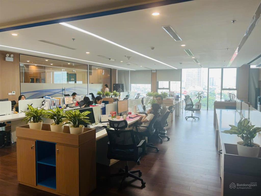 Bql cho thuê văn phòng icon4 tower  243a đê la thành. diện tích 300m2 (có cắt lẻ) sẵn vách ngăn