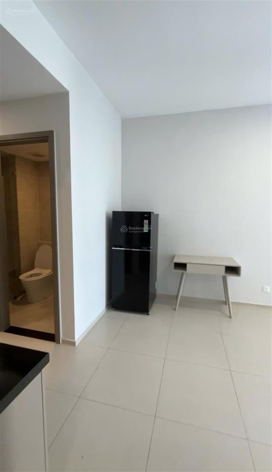 Cho thuê căn 2pn giá 7tr/th full 2ml, giường tủ, ở liền chung cư westgate