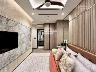 Cần bán căn hộ chung cư screc quận 3, 90m, 110m2 3pn, 2wc. giá bán 5.4 tỷ, sổ hồng.  0939 586 ***