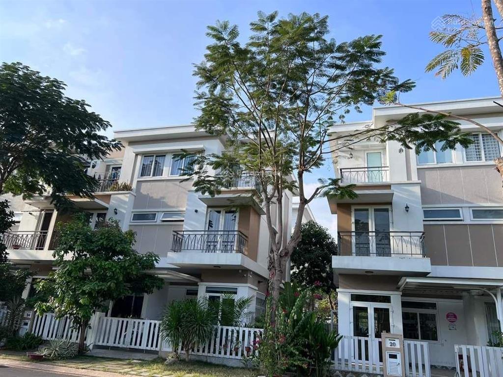 Giá tốt nhất khu lovera park, 75m2 hoàn thiện  7 tỷ. hướng tây không lỗi phong thủy.  em tú gấp