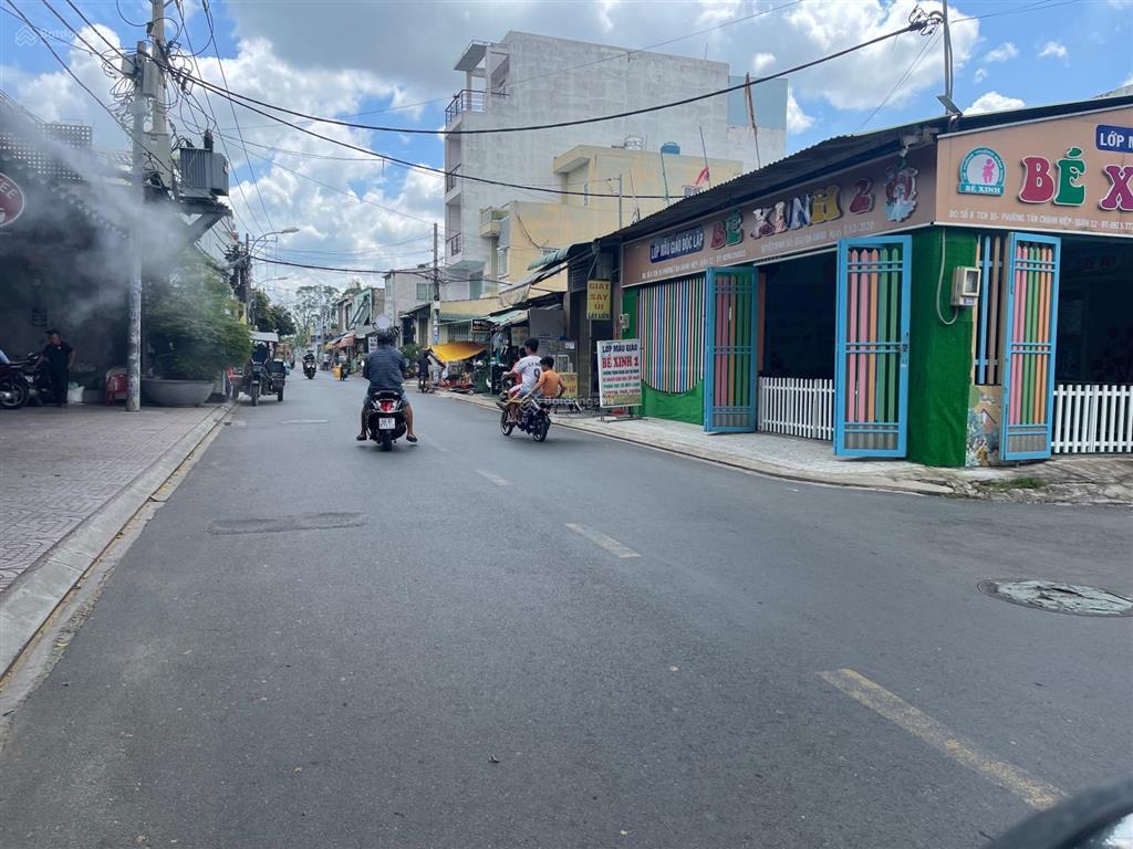 Bán nhà cấp 4 tạm mặt tiền dương thị mười. dt 5x20.5m = 102m2 đất ở giá 11ty  0919 147 ***