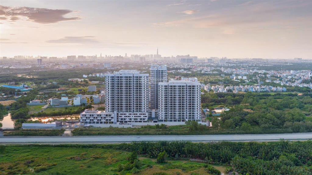 Cho thuê căn hộ mt 63m2, view hồ bơi, rèm, máy nước nóng giá 5 triệu/tháng