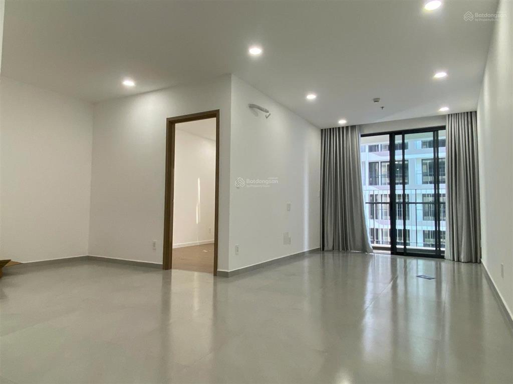 Cho thuê căn hộ mt 63m2, view hồ bơi, rèm, máy nước nóng giá 5 triệu/tháng