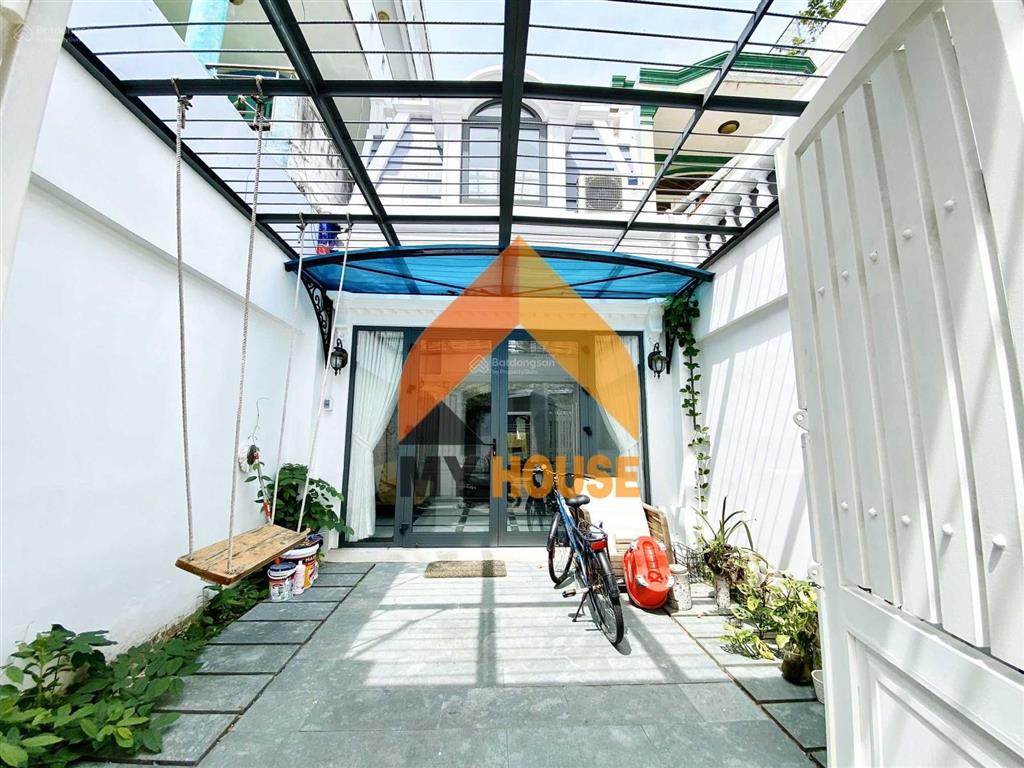Em xinh, em nhà xinh đẹp và lung linh hơn các em khác tại thảo điền  q2