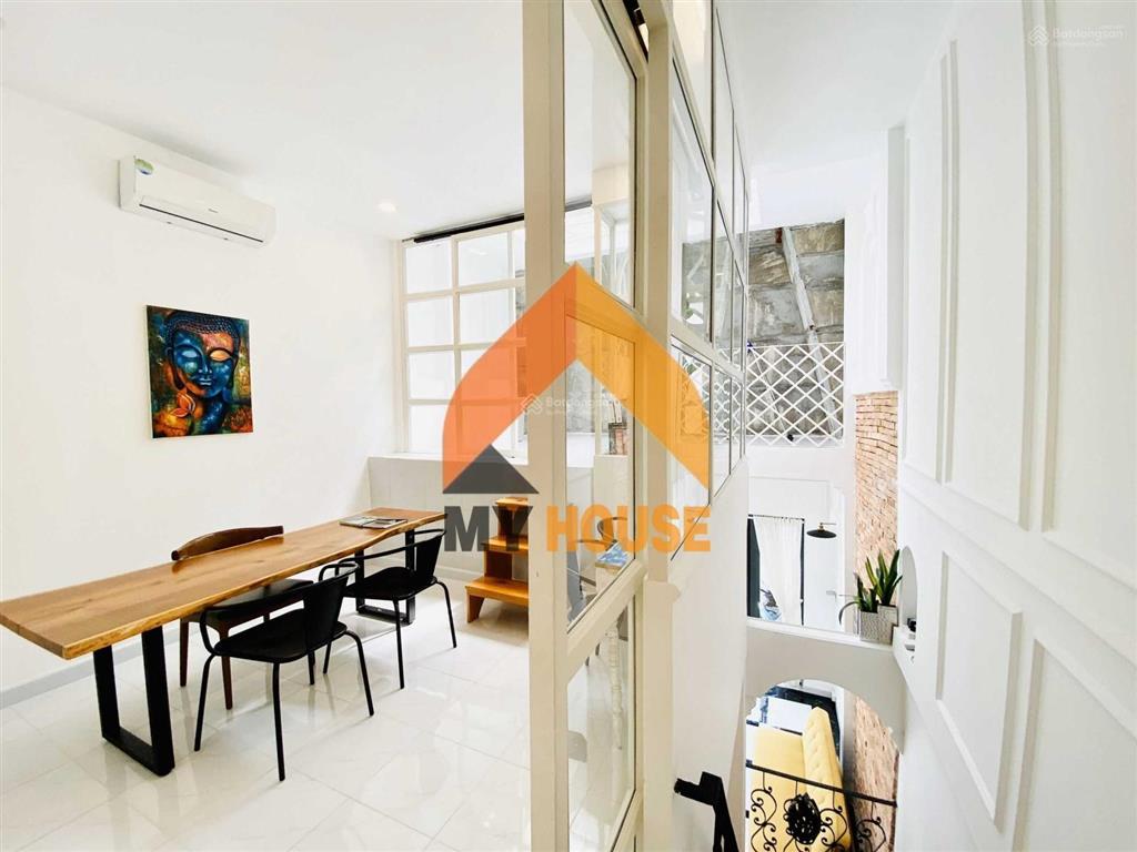 Em xinh, em nhà xinh đẹp và lung linh hơn các em khác tại thảo điền  q2