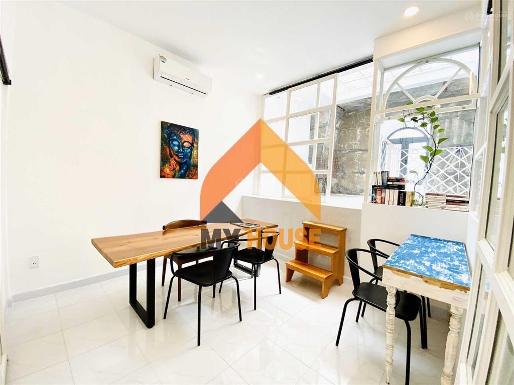 Em xinh, em nhà xinh đẹp và lung linh hơn các em khác tại thảo điền  q2